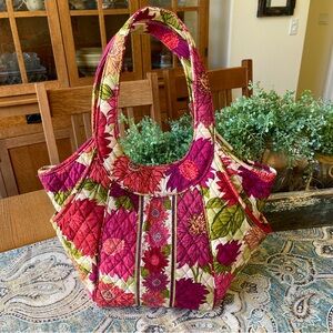 Vera Bradley large Hello Dahlia side by side shoulder bag with bottom firm